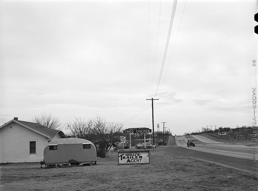 Erback's Famous Fried Chicken, Fort Worth, 1942.  Photo by Arthur Rothstein.