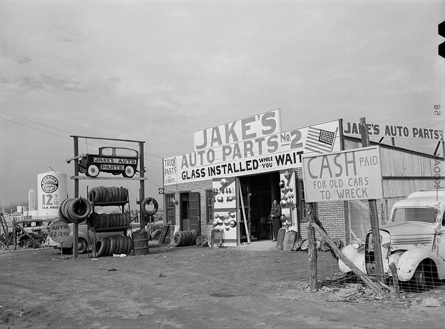 Jake's Auto Parts No. 2 in Dallas, 1942.  Photo by Arthur Rothstein.