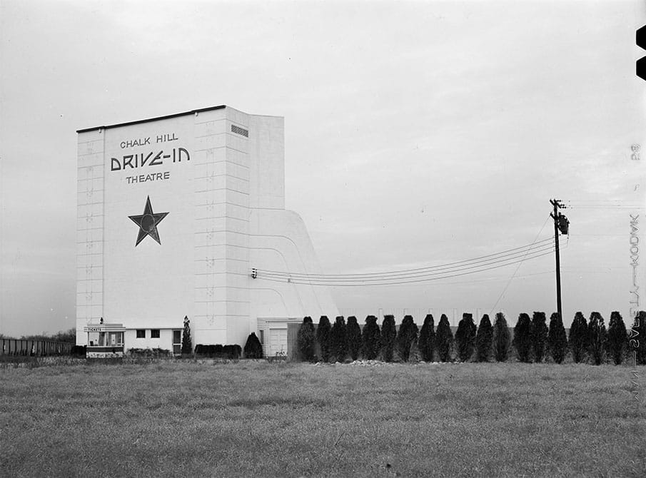 Chalk Hill Drive-In, Dallas, 1942.  Photo by Arthur Rothstein.