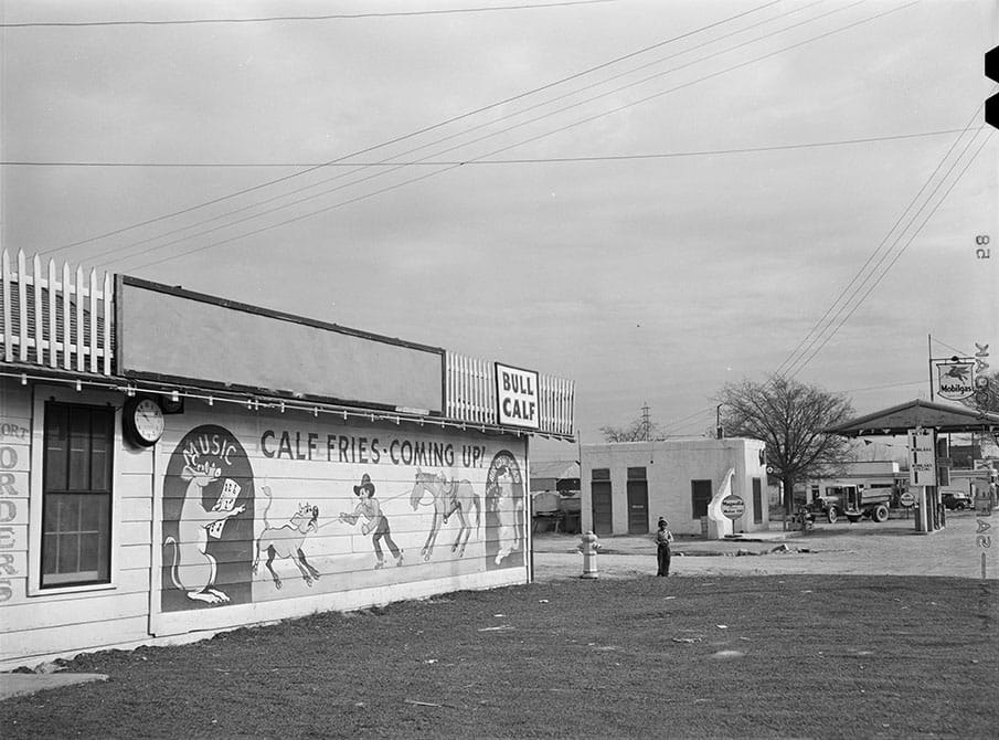 Facing west from the Bull Calf Stand in Dallas, 1942.  Photo by Arthur Rothstein.