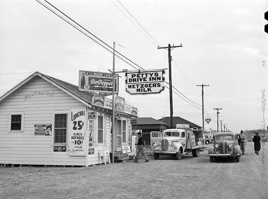 Petty's Drive Inn in Arcadia Park, 1942.  Photo by Arthur Rothstein.
